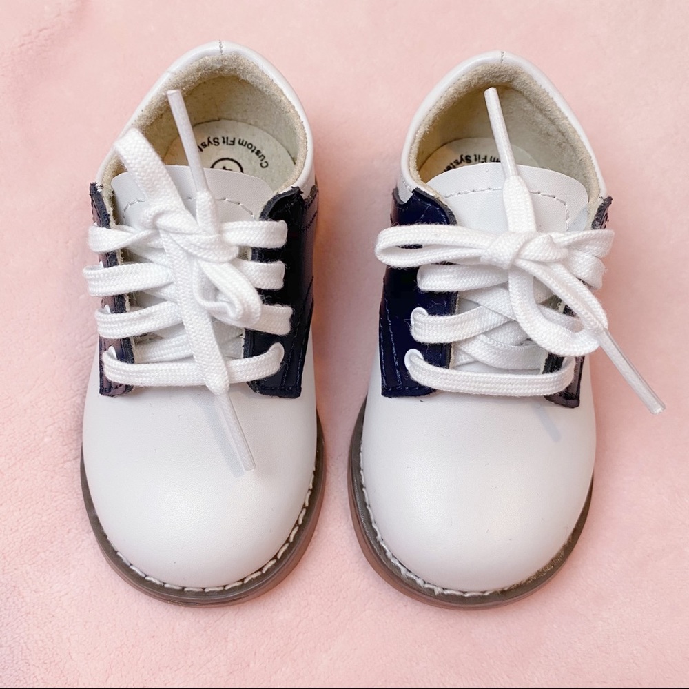 FOOTMATES Cheer Laceup Saddle 8401 Toddler Shoes